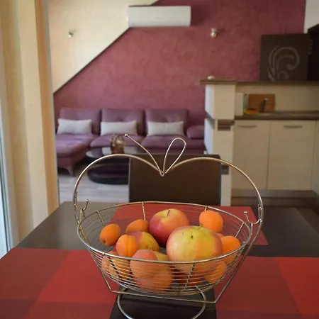 With 2 Bedrooms And Parking Near The Burgas