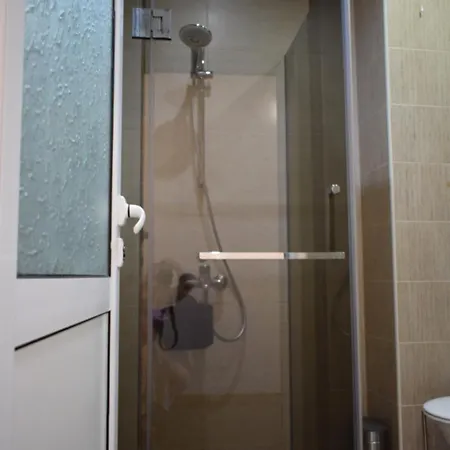 Apartment With 2 Bedrooms And Parking Near The